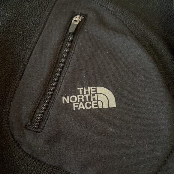 The North Face 1/4 Zip Sweater - Picture 3 of 5